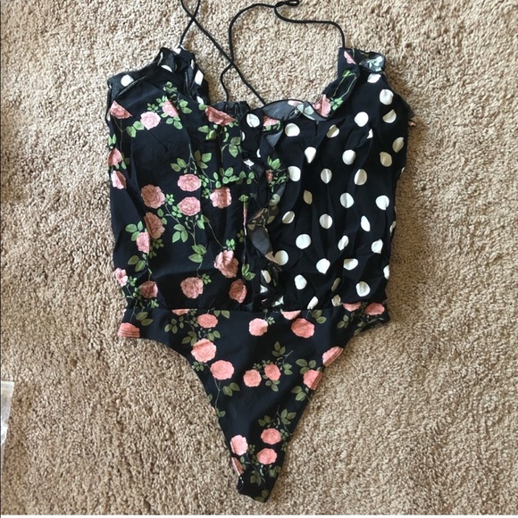 FLL | Bodysuit- comment if interested - Picture 2 of 8